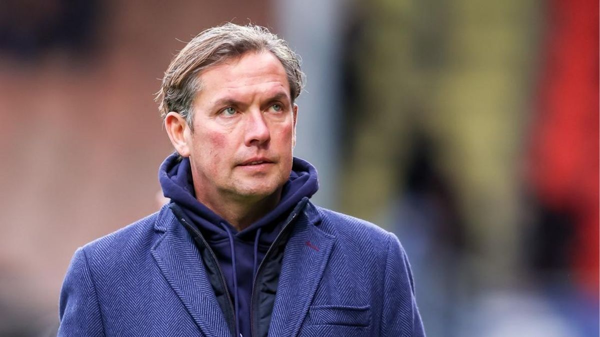 Alex Pastoor Tolak Tawaran Melatih Heerenveen!
