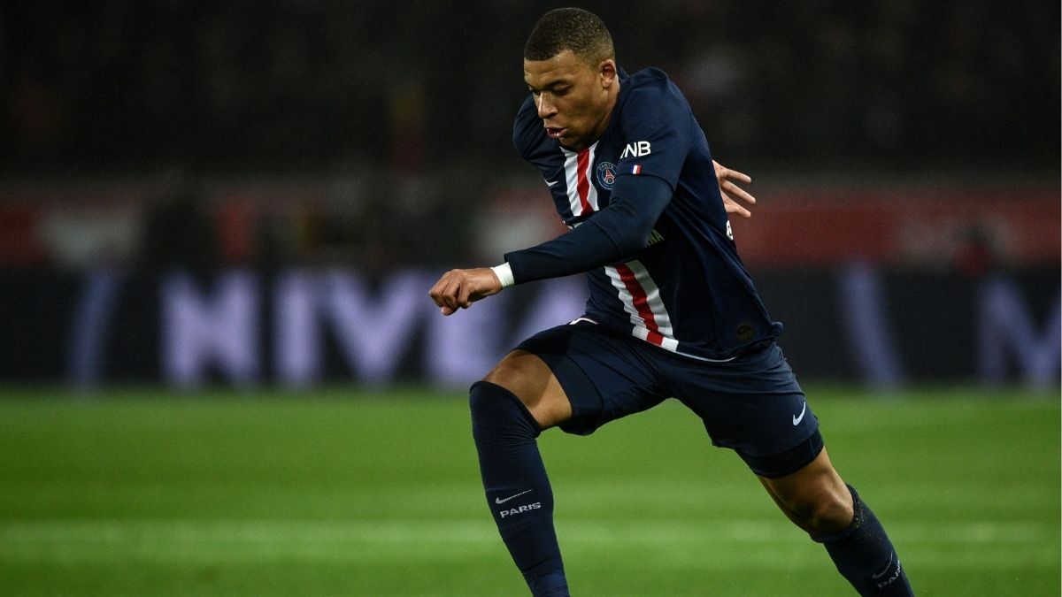10 Pemain Bola Tercepat di Dunia Sepanjang Masa