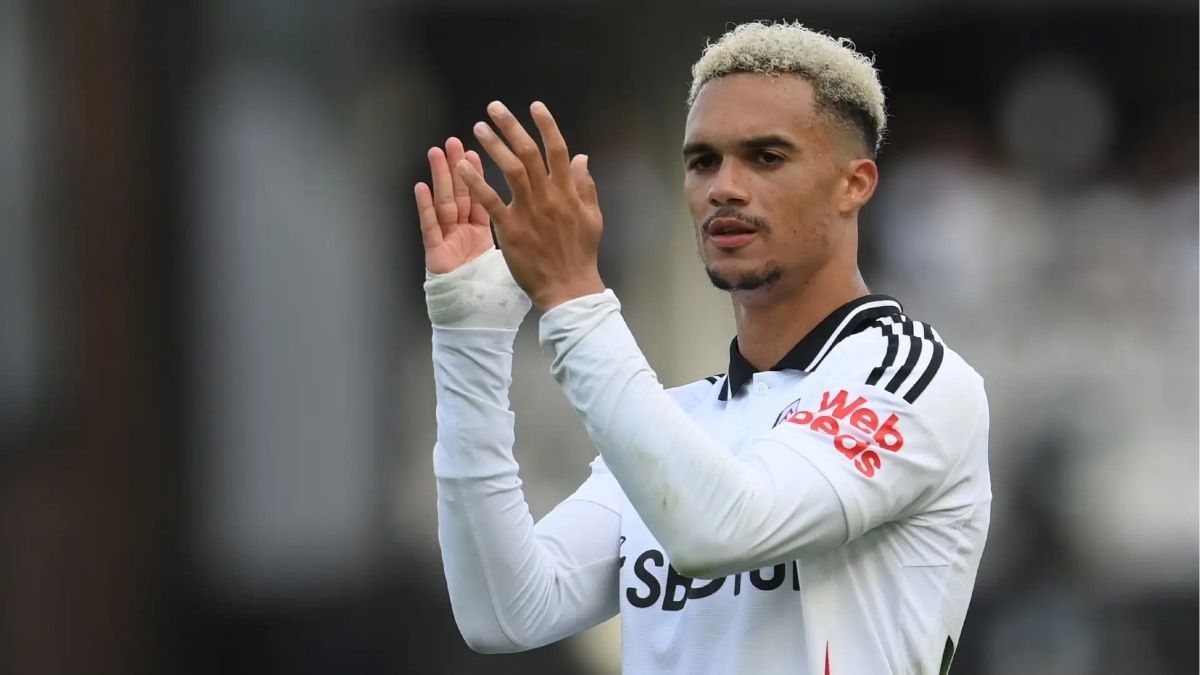 Antonee Robinson Digoda Liverpool, Tapi Tetap Fokus di Fulham