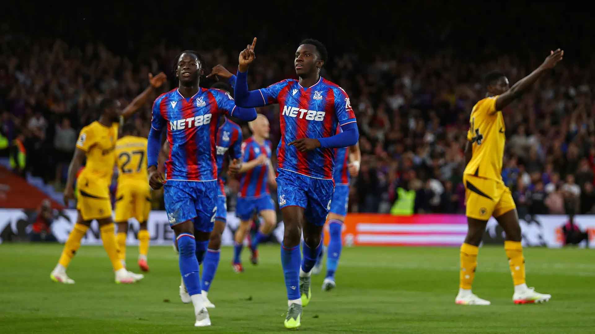 Crystal Palace Bungkam Wolves 4-2