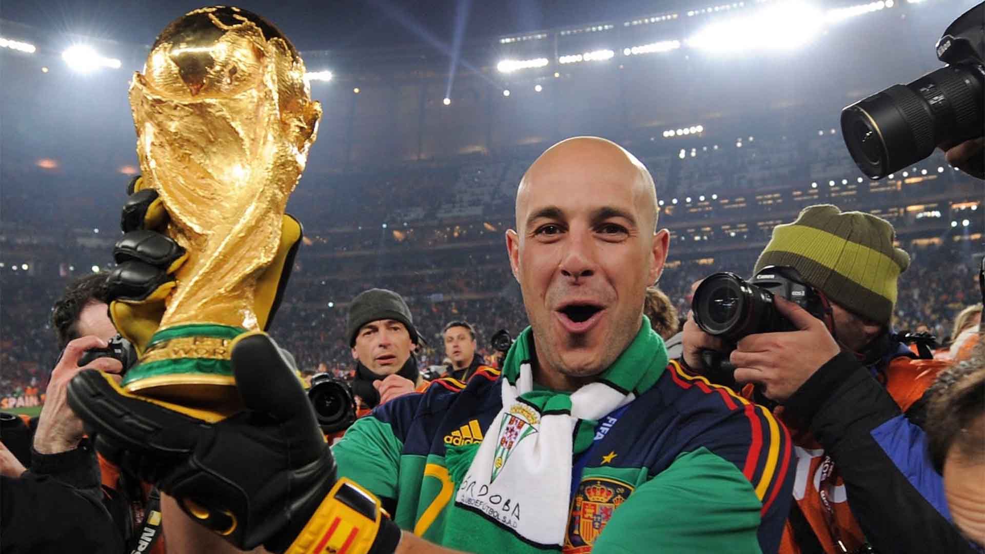 Pepe Reina Umumkan Pensiun dari Sepak Bola di Usia 42 Tahun