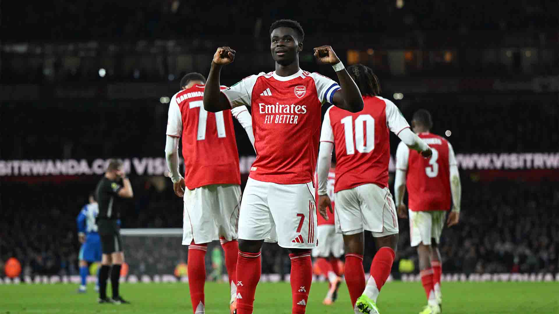 Desak Arsenal Tetap Membumi, Saka Tak Ingin Bicarakan Gelar Juara