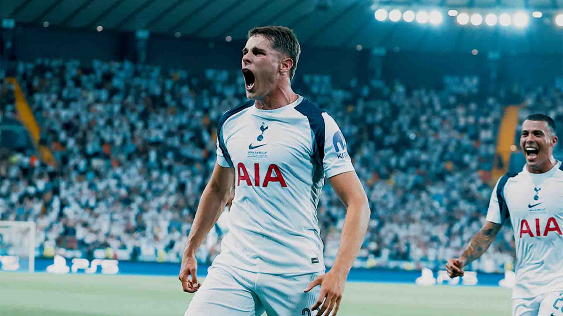 Bukan Cuma Kencang, Frank Sebut Van de Ven Jadi Bek Komplet