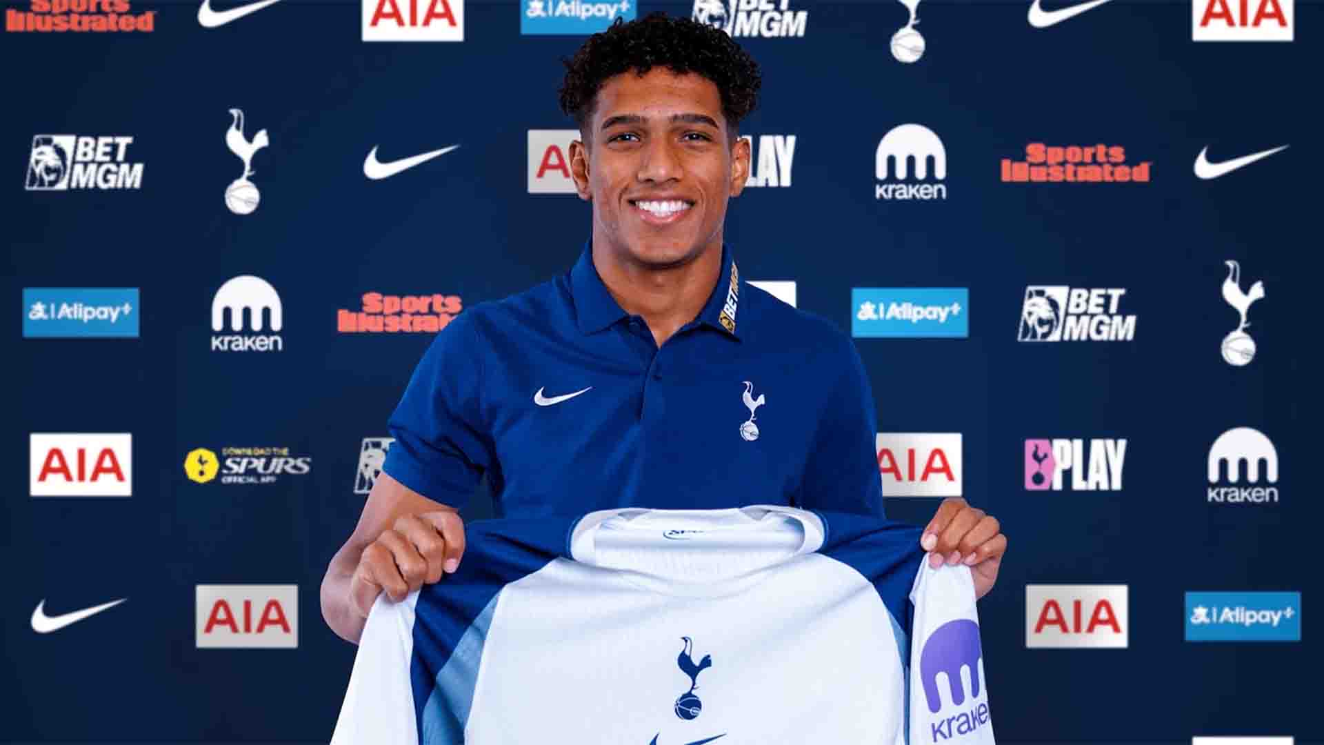 "The Next Marcelo" Tottenham Resmi Boyong Bek Muda Souza dari Santos