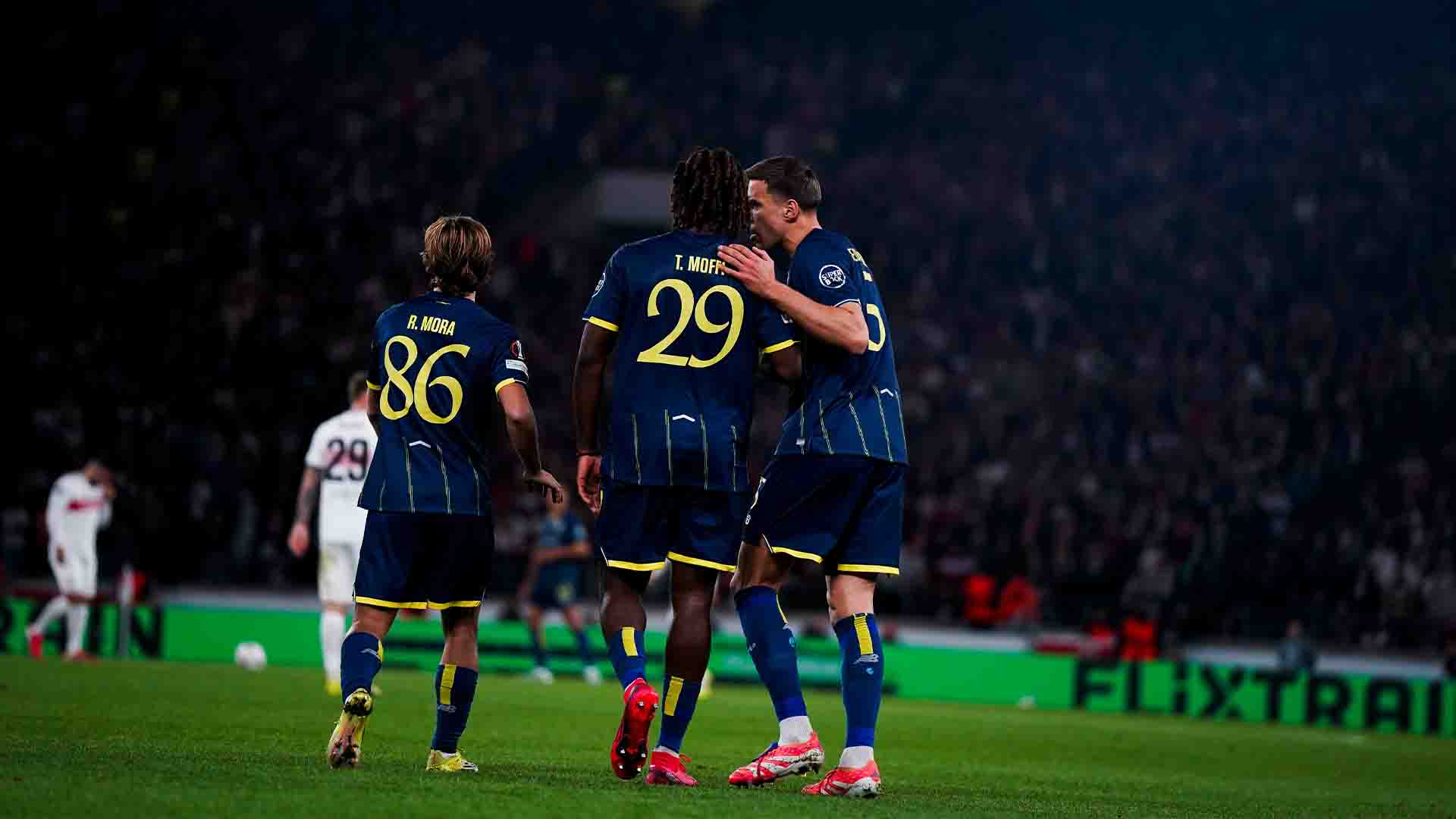 Porto Curi Kemenangan 2-1 di Kandang  Stuttgart