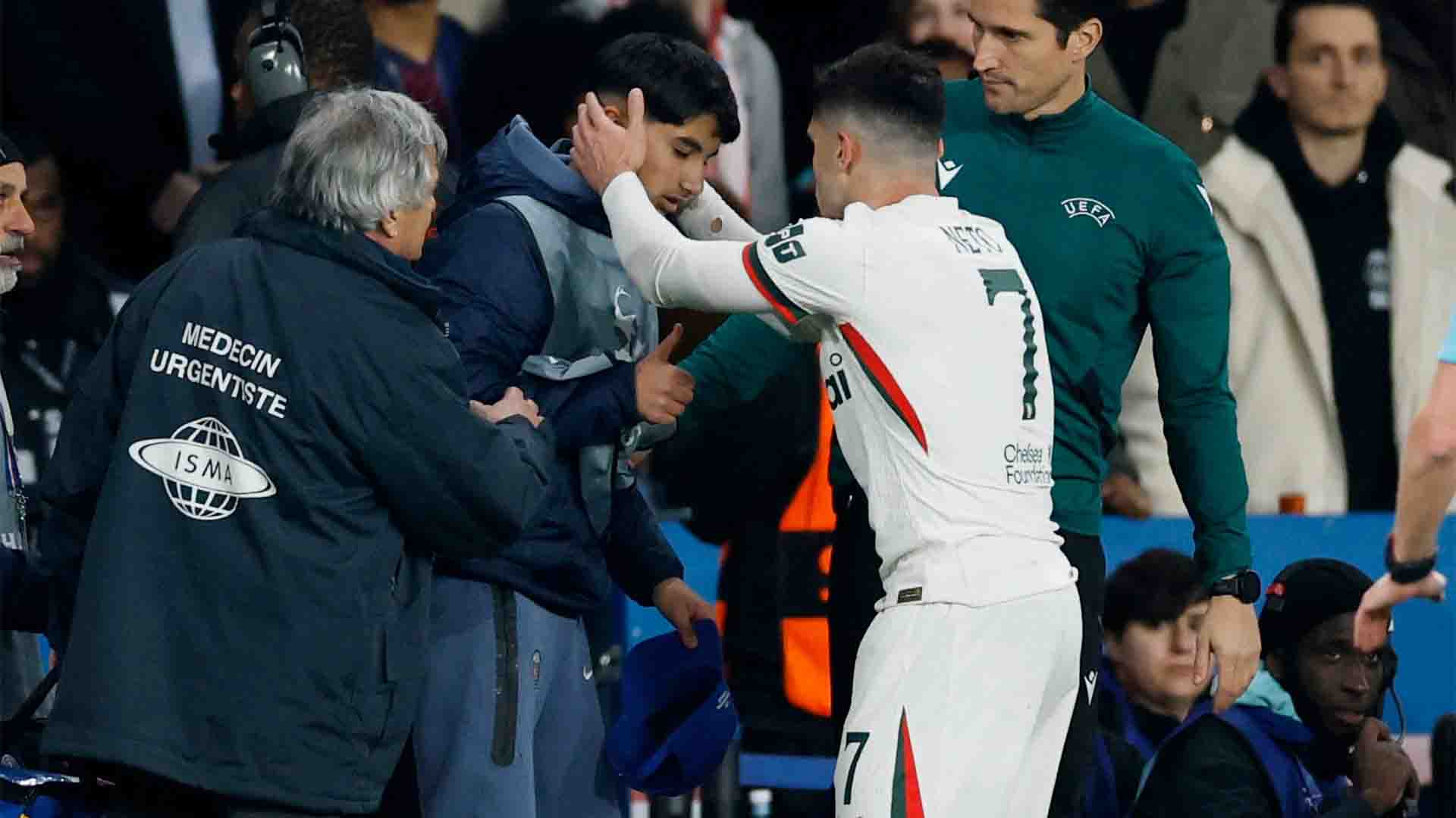 Neto Terancam Sanksi UEFA Usai Insiden Dorong Anak Gawang