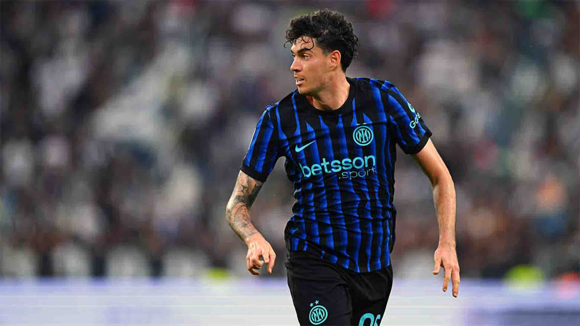 Inter Tantang Barcelona Terkait Rumor Bastoni