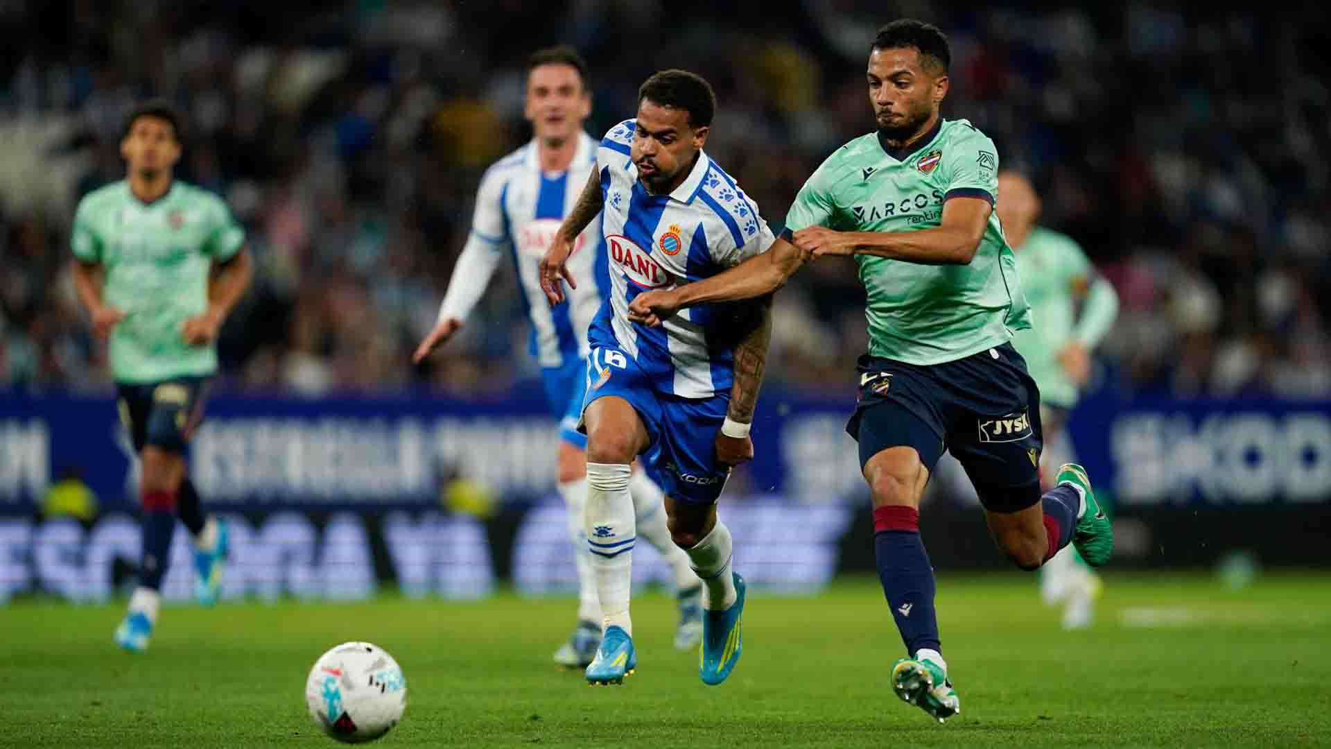 Marko Dmitrović Jadi Pahlawan Espanyol Saat Tahan Imbang Levante