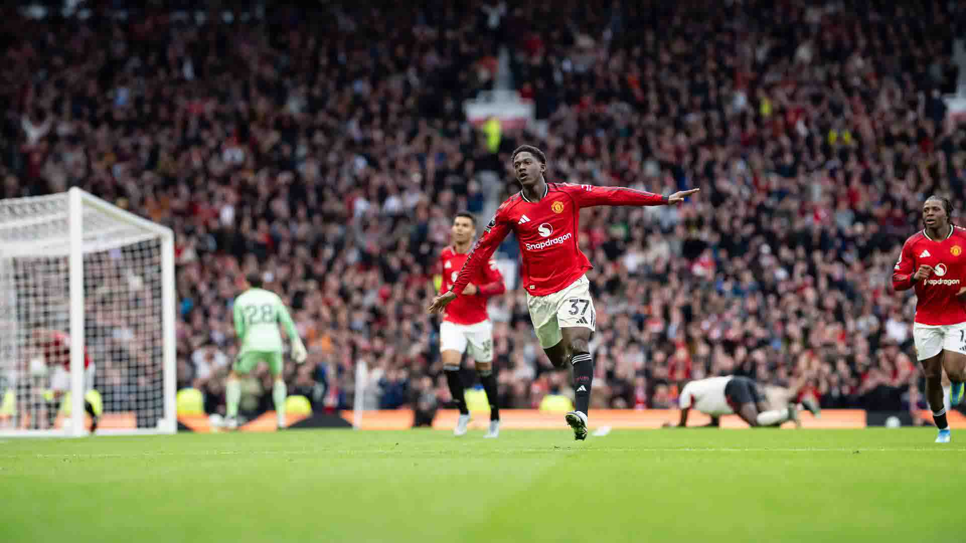 Man United 3-2 Liverpool: Mainoo Pastikan United Kembali ke Liga Champions