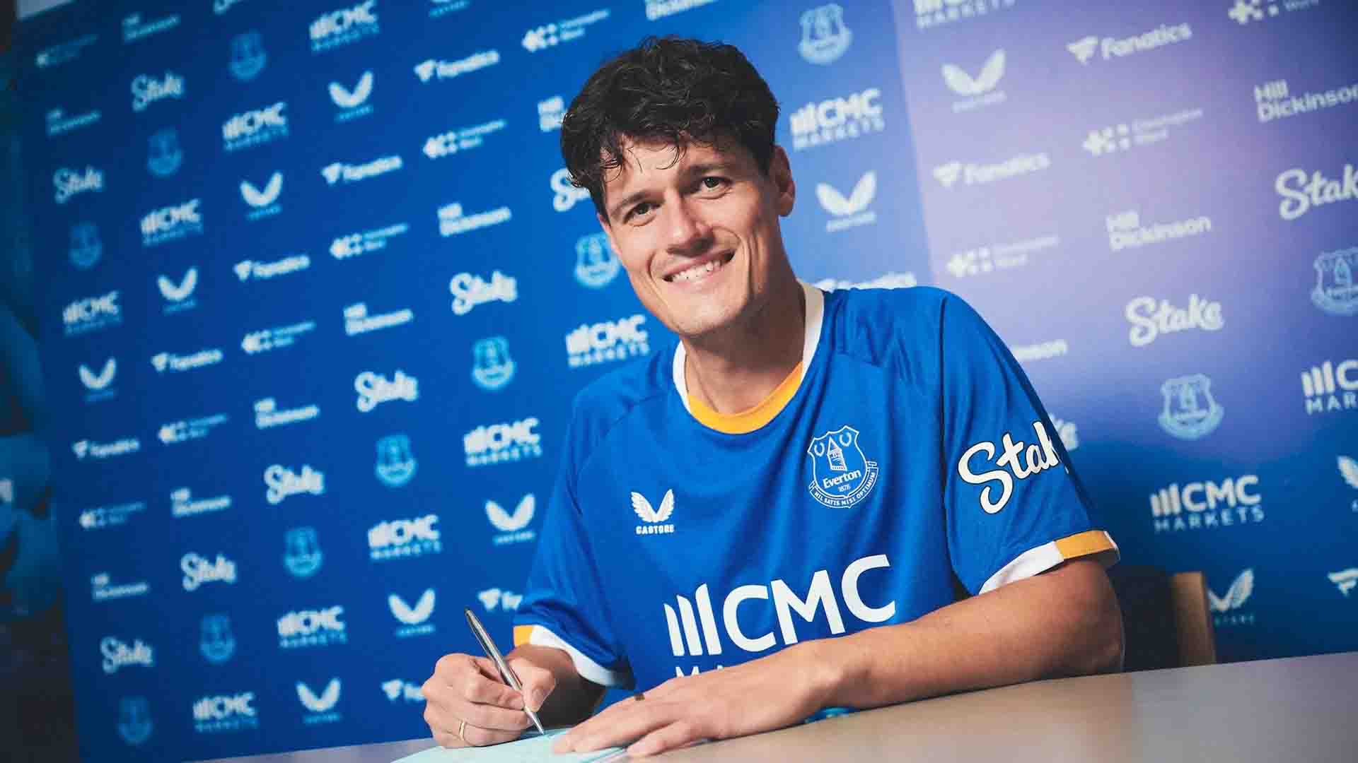 Everton Resmi Boyong Christian Nørgaard dari Arsenal