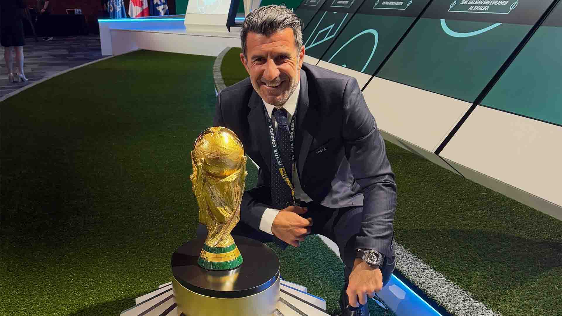 Kecam Infantino Usai Skandal Penjualan Hak Piala Dunia, Figo: Dia Harus Pergi!