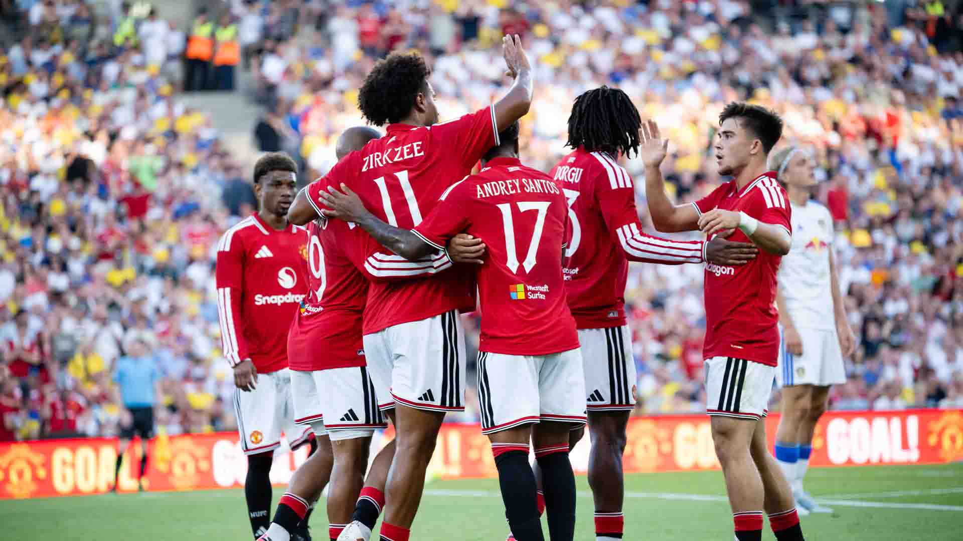 Manchester United Bekuk Leeds United Lewat Adu Penalti di Dublin