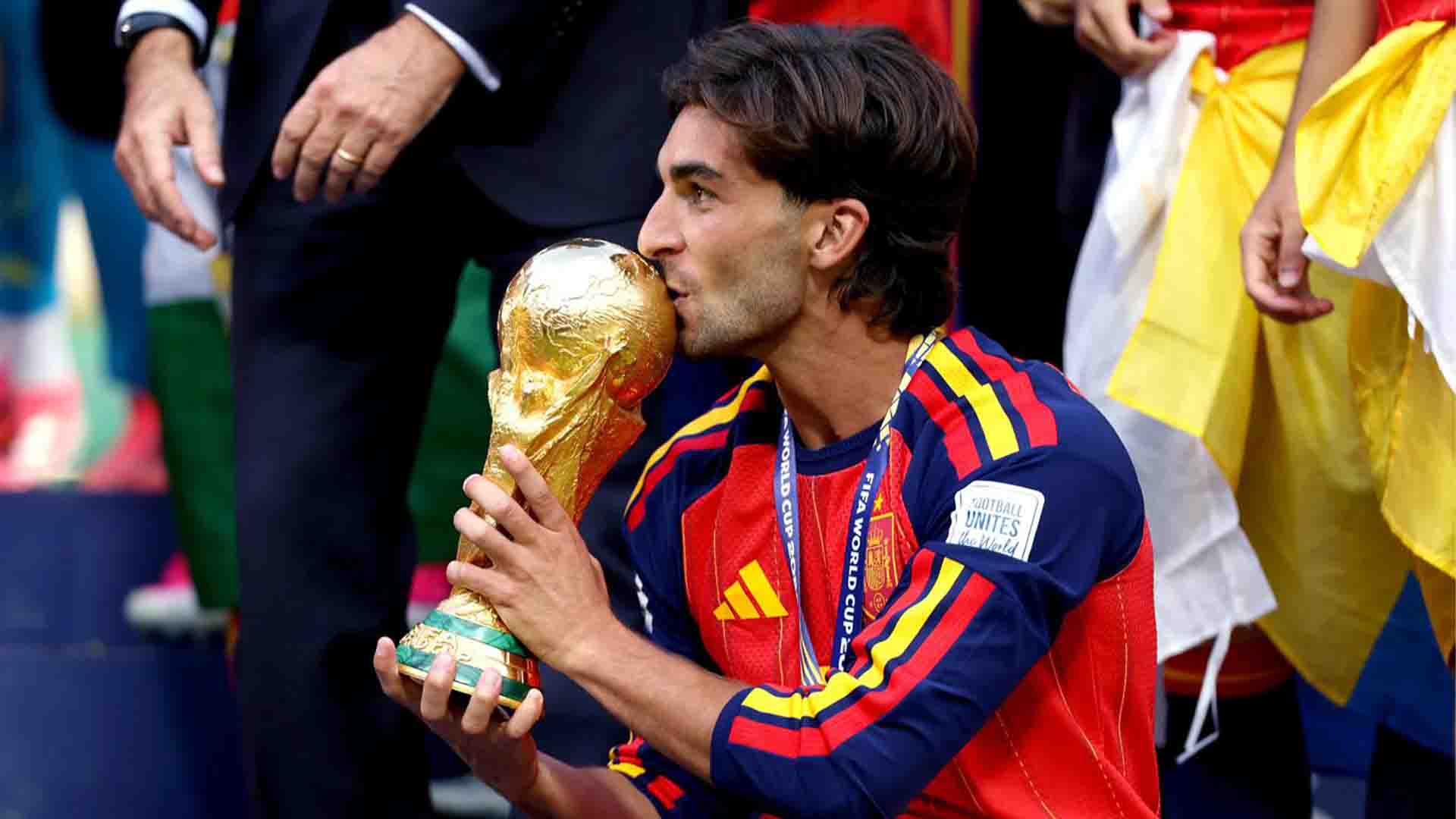 PSG Sepakat Keluarkan Dana €50 Juta Datangkan Ferran Torres dari Barcelona