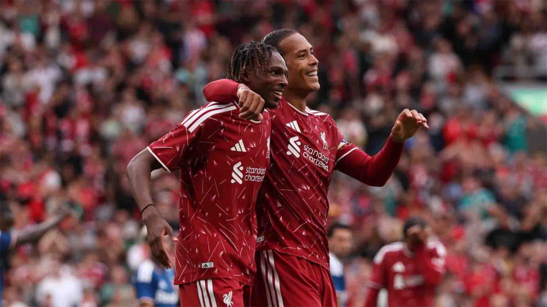 Butuh Waktu dan Proses, Van Dijk Soroti Lini Belakang Baru Liverpool