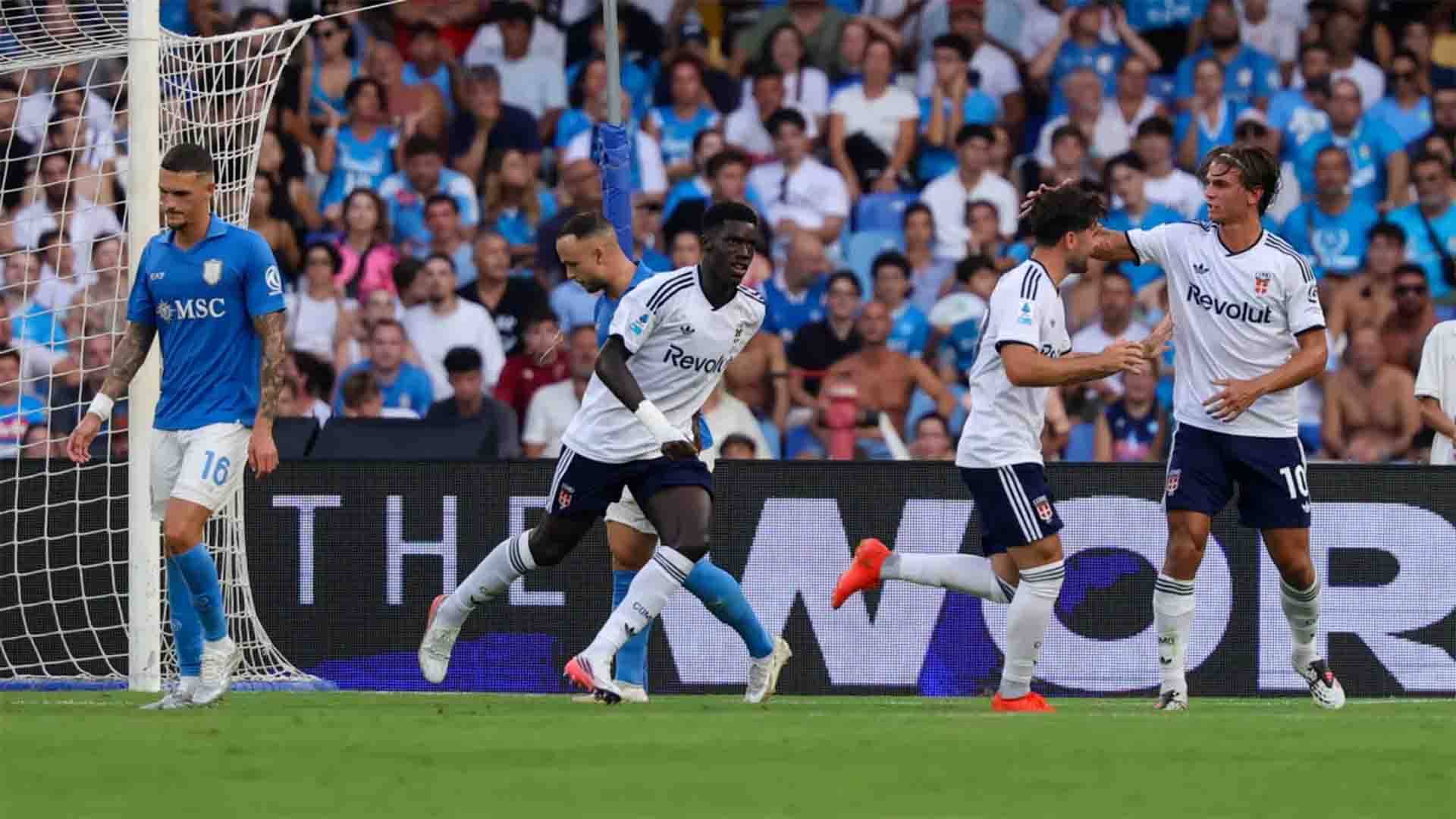 Como Tundukkan Napoli 2-1 di Stadion Diego Armando Maradona