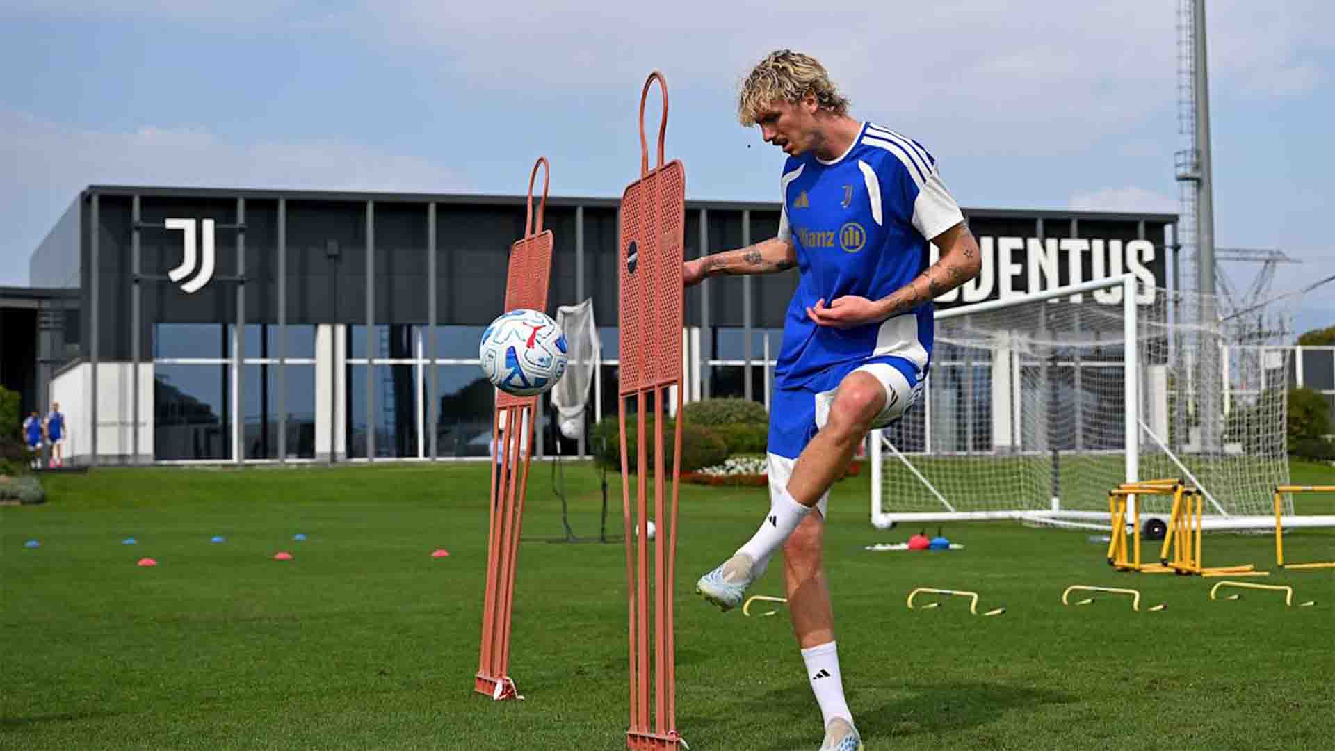 Woltemade Sebut Juventus Klub Terbesar di Italia dan Ungkap Dua Pemain Idolanya