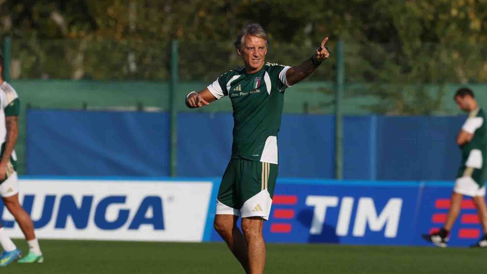 Mancini Siapkan Perubahan Skuad Italia dan Pasang Badan untuk Montella