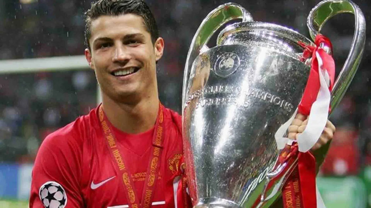 Ronaldo Raih Penghargaan B.O.A.T., Ballon d'Or 2008 Terbaik Sepanjang Masa