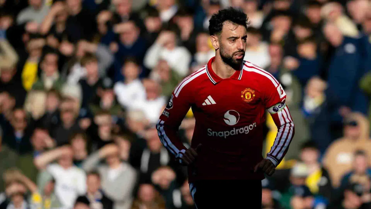 Carrick Tegaskan Pertahankan Fernandes Sebagai Kapten Manchester United